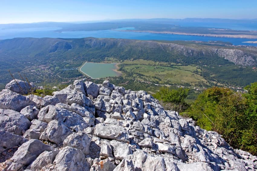 Blick vom Vinodol auf die Küstenlandschaft Kroatiens